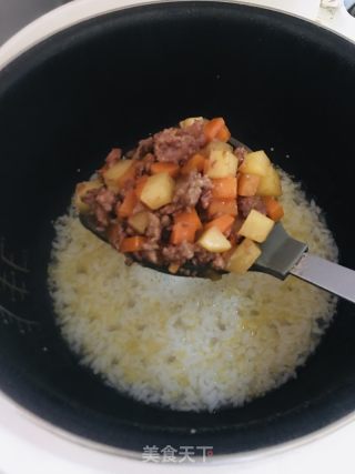 牛肉胡萝卜土豆焖饭的做法步骤：8