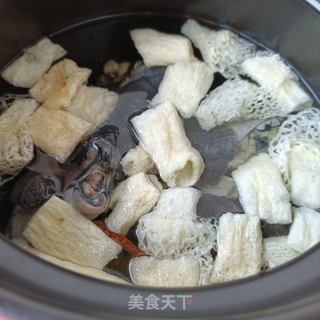 西洋参竹荪乌鸡汤的做法步骤：9