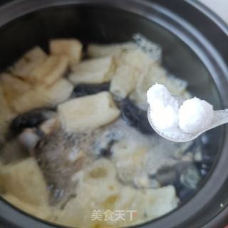 西洋参竹荪乌鸡汤的做法步骤：10