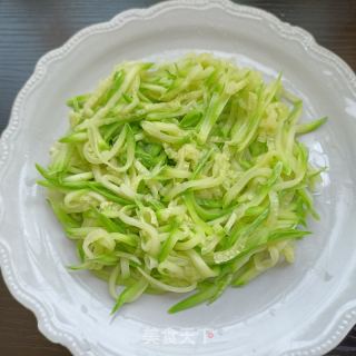 西葫芦拌乌鸡的做法步骤：5