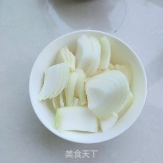 洋葱烧鲅鱼的做法步骤：3