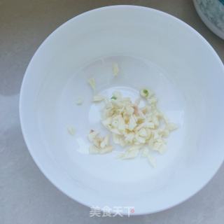 金针菇拌香菜的做法步骤：2