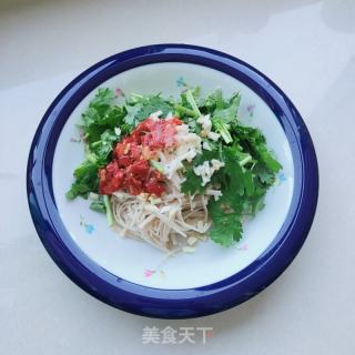 金针菇拌香菜的做法步骤：5
