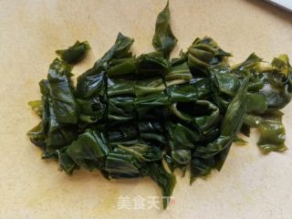 荷兰黄瓜洋葱拌小海带的做法步骤：1