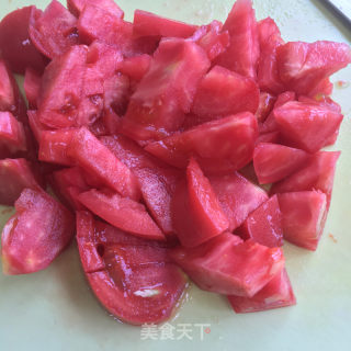 西红柿鱼丸汤的做法步骤：3