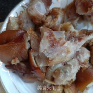 辣椒炒猪蹄的做法步骤：2