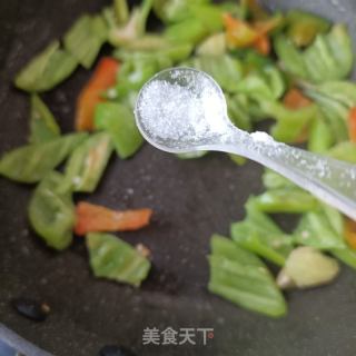 辣椒炒猪蹄的做法步骤：5