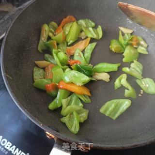 辣椒炒猪蹄的做法步骤：6