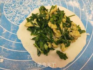 韭菜鸡蛋馅包子的做法步骤：3