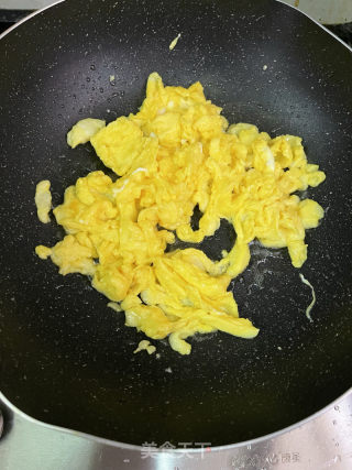 蒜苔炒鸡蛋的做法步骤：5
