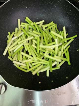 蒜苔炒鸡蛋的做法步骤：6