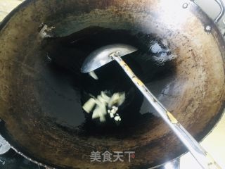 香菇炒小白菜的做法步骤：1
