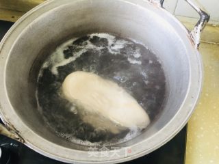 蘸水手撕鸡脯肉的做法步骤：1