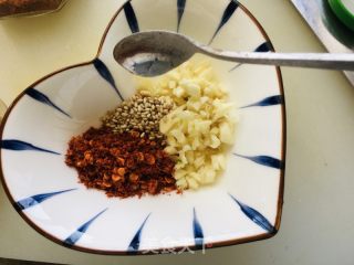 蘸水手撕鸡脯肉的做法步骤：5
