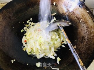 卷心菜炒水晶粉丝的做法步骤：7