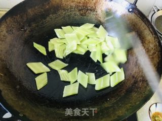 莴笋炒鸡蛋的做法步骤：4
