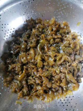 地木耳炒韭菜的做法步骤：1