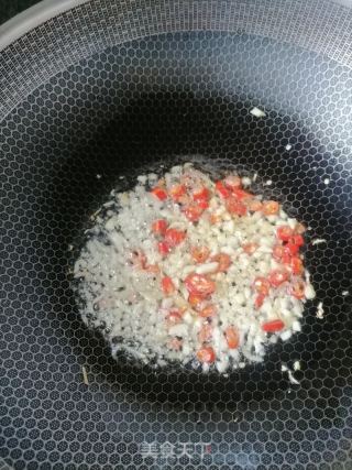 地木耳炒韭菜的做法步骤：2