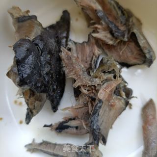 黄瓜金针菇拌乌鸡腿的做法步骤：3