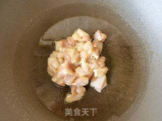 蒜苔炒鸡腿肉的做法步骤：6