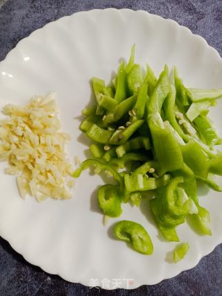 酱香烧茄子的做法步骤：2