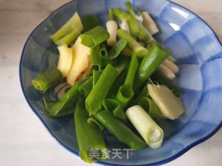 小笼包的做法步骤：1