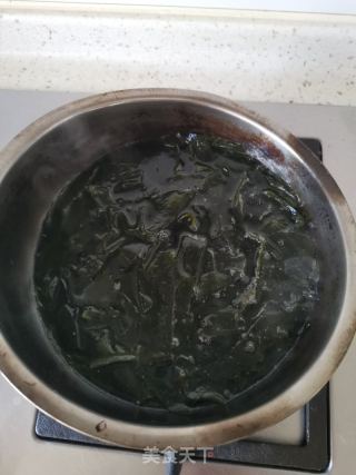 凉拌裙带菜金针菇的做法步骤：4