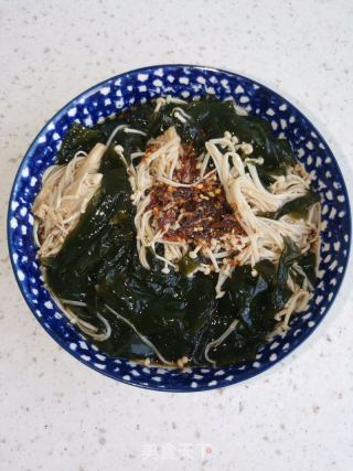 凉拌裙带菜金针菇的做法步骤：5