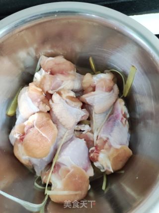 香酥鸡翅根的做法步骤：2