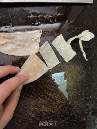 黄瓜肉沫干鱿鱼汤的做法步骤：4