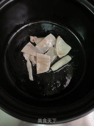 黄瓜肉沫干鱿鱼汤的做法步骤：5