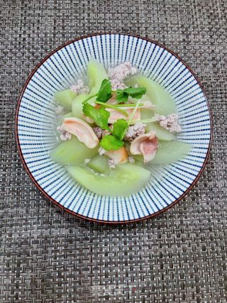 黄瓜肉沫干鱿鱼汤的做法步骤：11