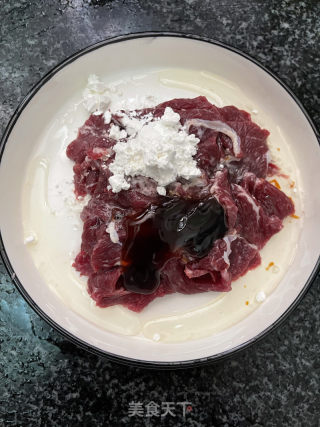 牛肉粉丝煲的做法步骤：2