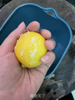 柠檬话梅雪碧的做法步骤：1