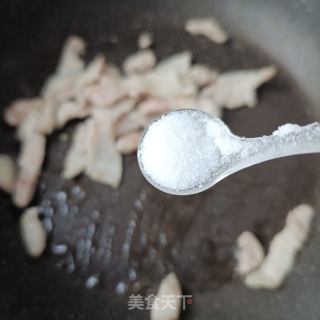 鸡蛋干猪肉炒辣椒的做法步骤：7