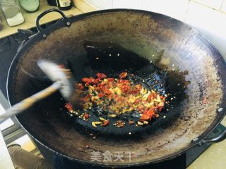 干辣椒炒咸菜的做法步骤：2