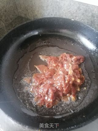 蒜苔炒牛肉的做法步骤：2