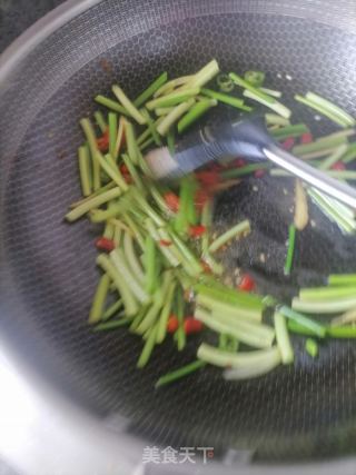 蒜苔炒牛肉的做法步骤：4
