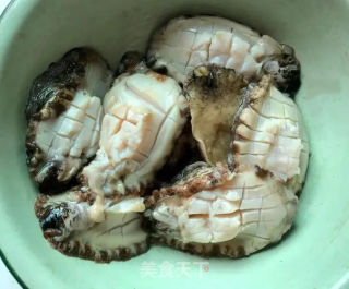 鲍鱼花螺鸡煲的做法步骤：2
