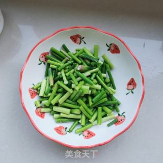 蒜薹炒肉的做法步骤：2