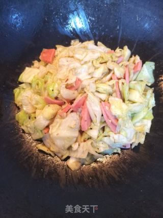 洋白菜炒火腿的做法
