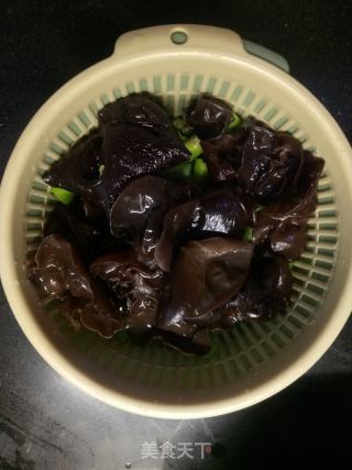 芦笋拌木耳的做法步骤：5