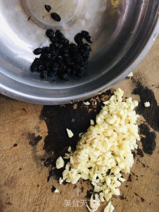 剁辣椒豆豉蒸小黄花的做法步骤：5
