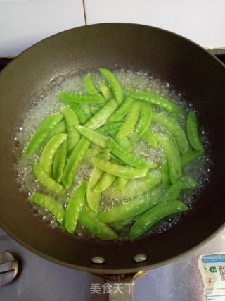 蚝油荷兰豆的做法步骤：1
