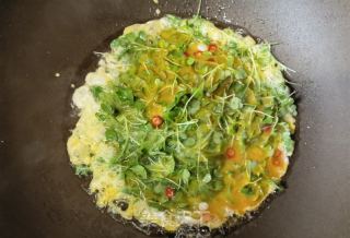鸡毛菜苗炒鸡蛋的做法步骤：6