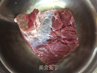 黑胡椒牛肉饼的做法步骤：1