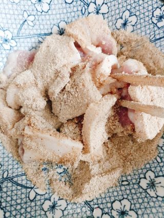 清蒸米粉肉的做法步骤：2