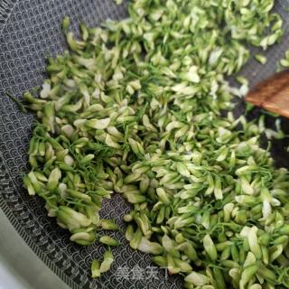 槐花馒头的做法步骤：6