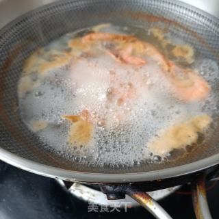 金针菇莴苣叶拌虾仁的做法步骤：2