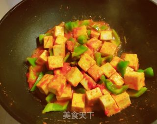 番茄青椒炒豆腐的做法步骤：10